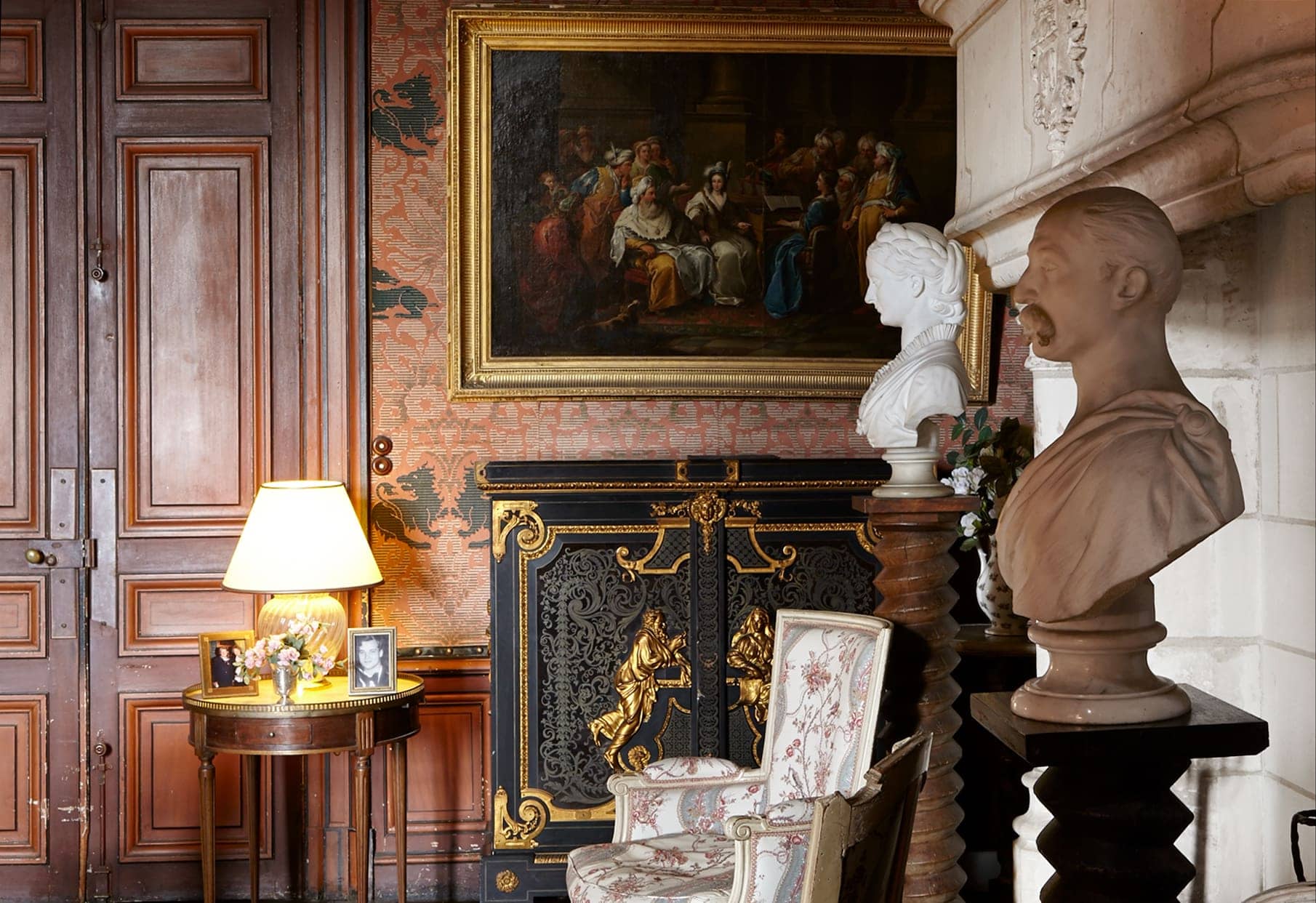 Interior chateau montresor lamp busts